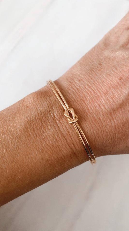 Knot bangle