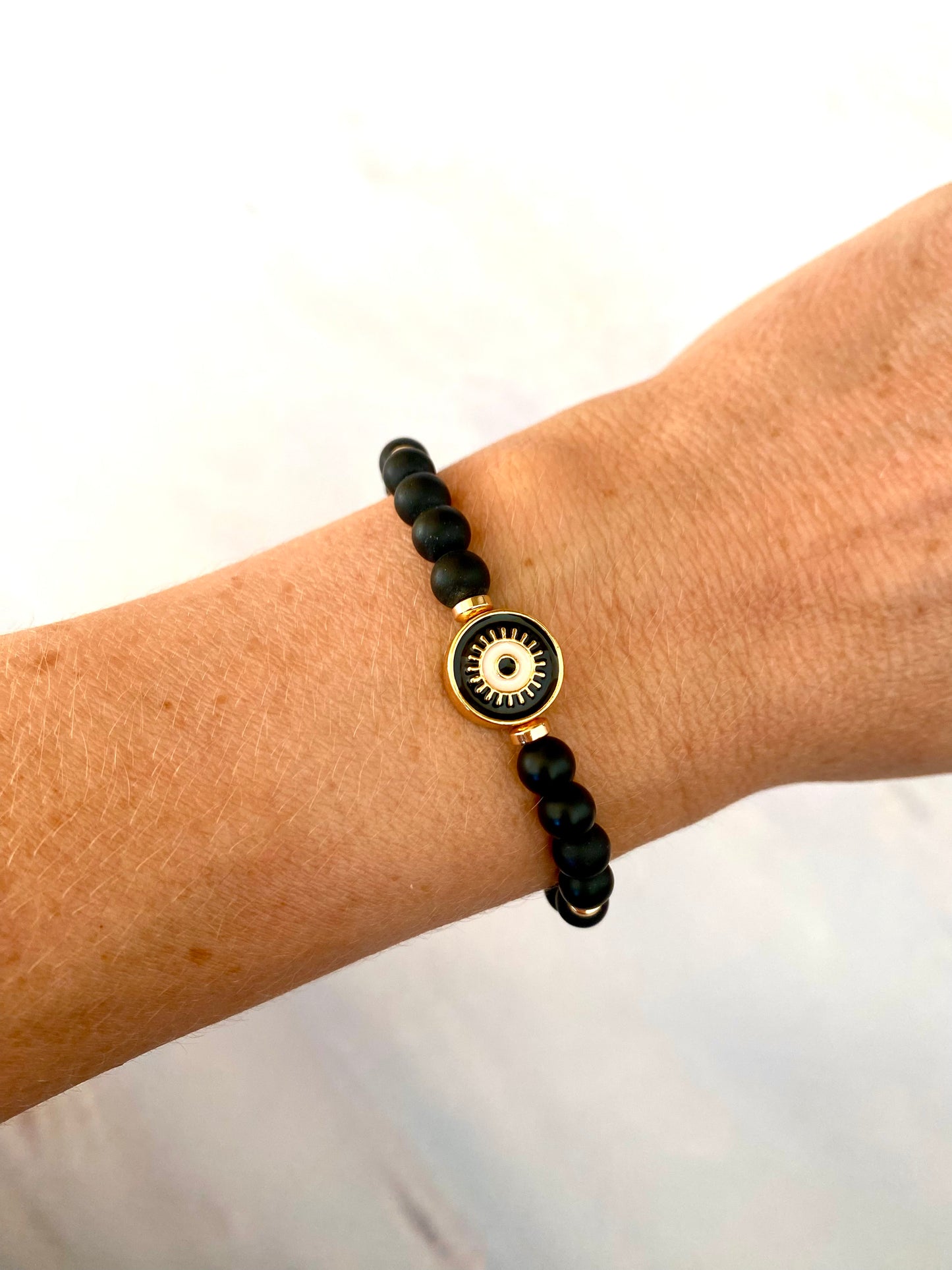 Black eye bracelet